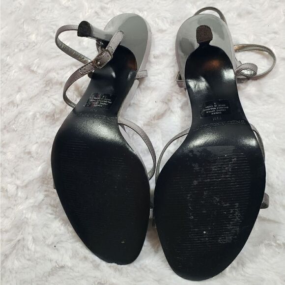 Enzo Angiolini size 7.5 Eanixie Silver Grey Ruffle Strap Pumps - Picture 4 of 9